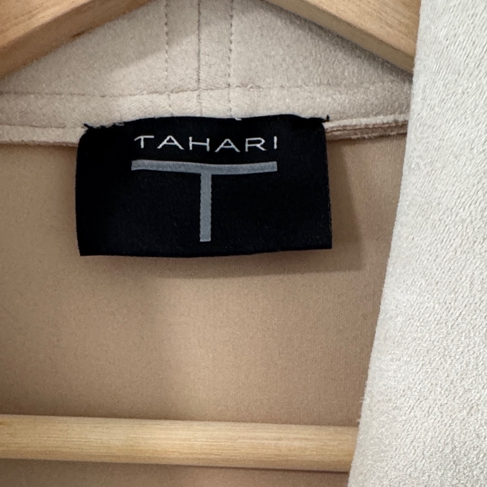 Tahari Women's Beige Blazer - Picture 4 of 9